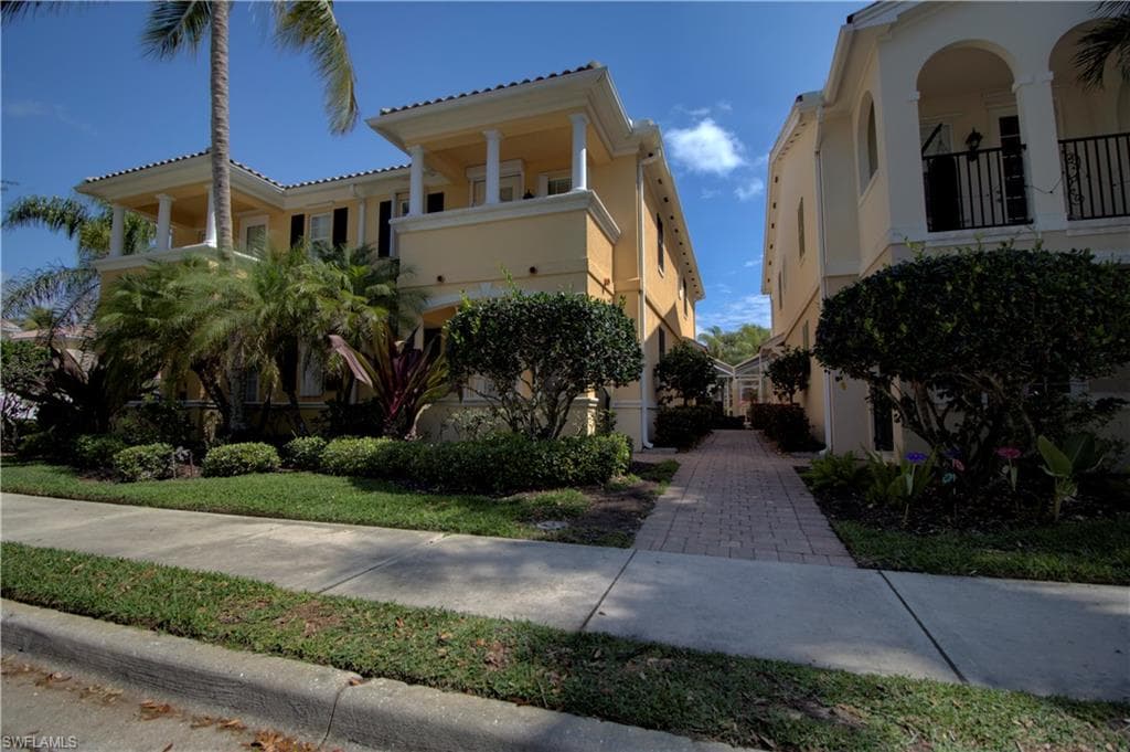 8104 Josefa WAY NAPLES, FL 34114