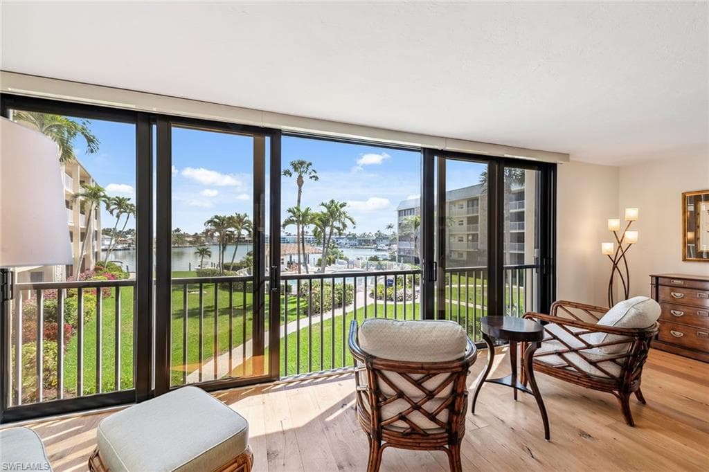 3000 Gulf Shore BLVD N 207 NAPLES, FL 34103