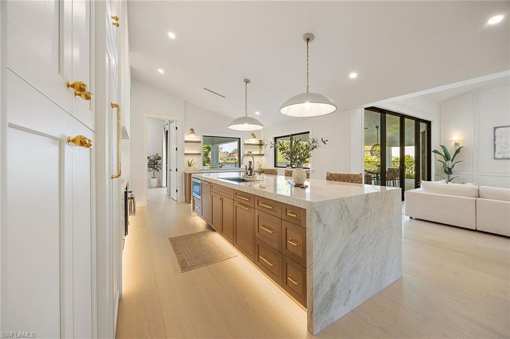 2111 Mission DR NAPLES, FL 34109