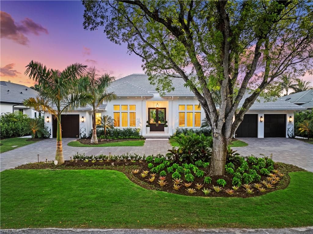 580 Coral DR NAPLES, FL 34102