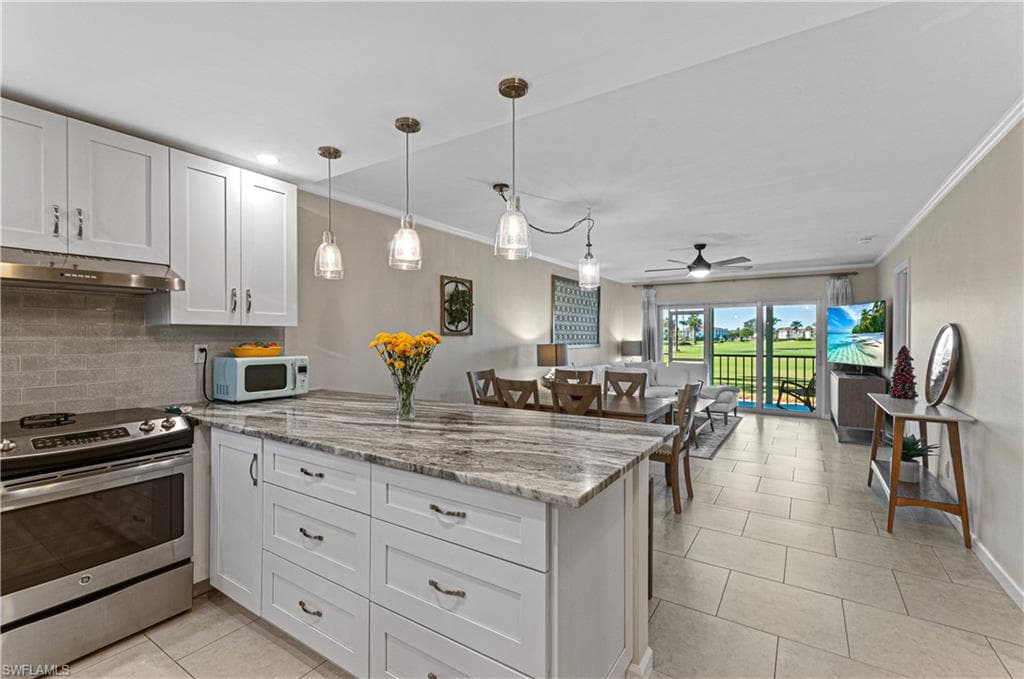 21 High Point CIR E 109 NAPLES, FL 34103