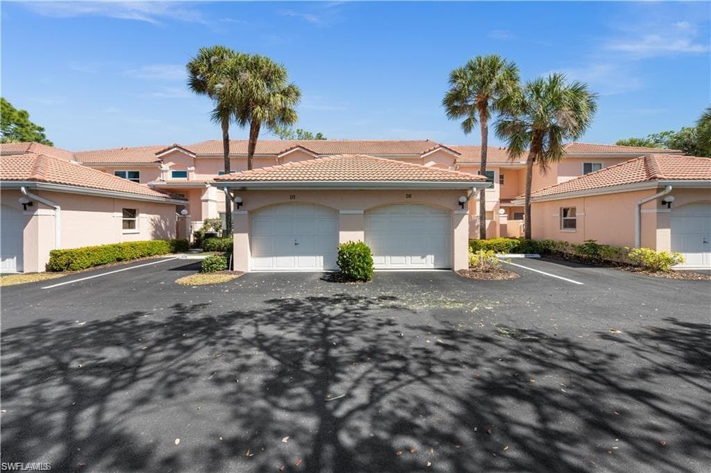 472 Woodshire LN D3 NAPLES, FL 34105