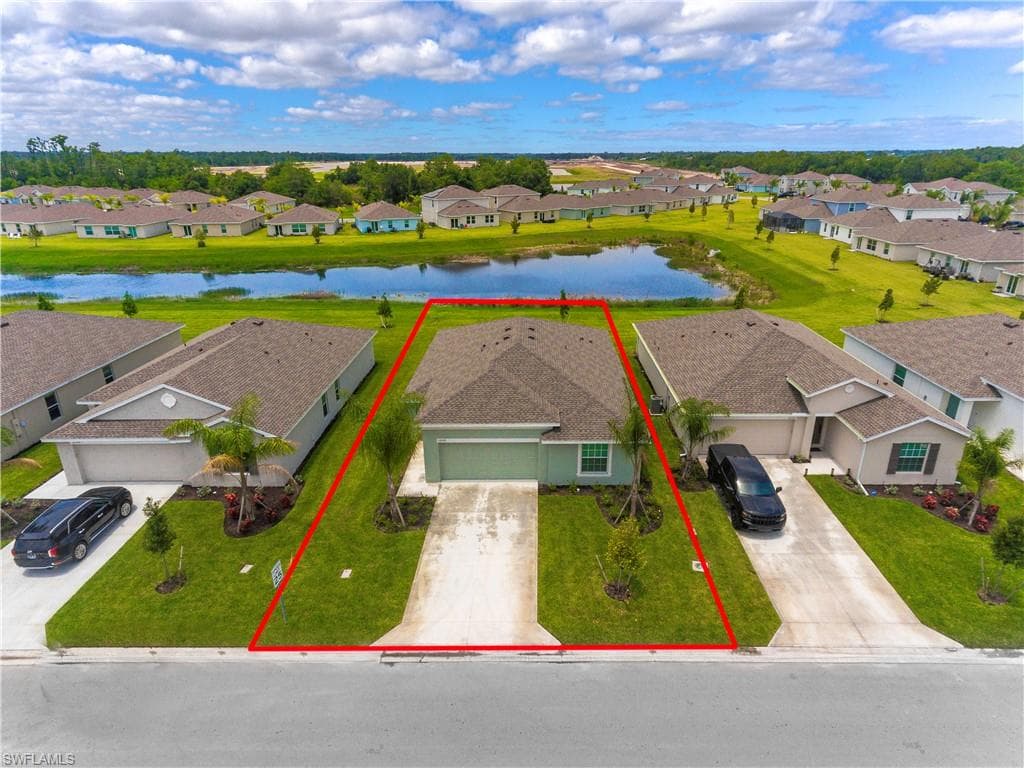 12142 Amber Waves RD LEHIGH ACRES, FL 33974
