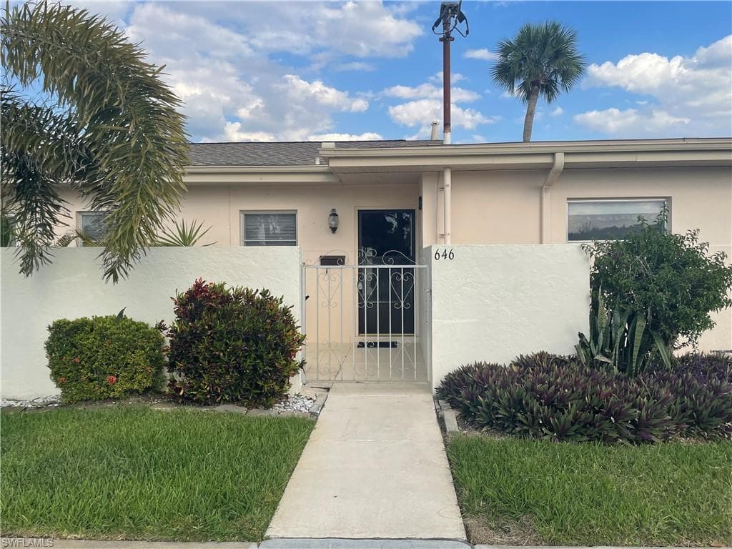 646 Joel BLVD LEHIGH ACRES, FL 33936