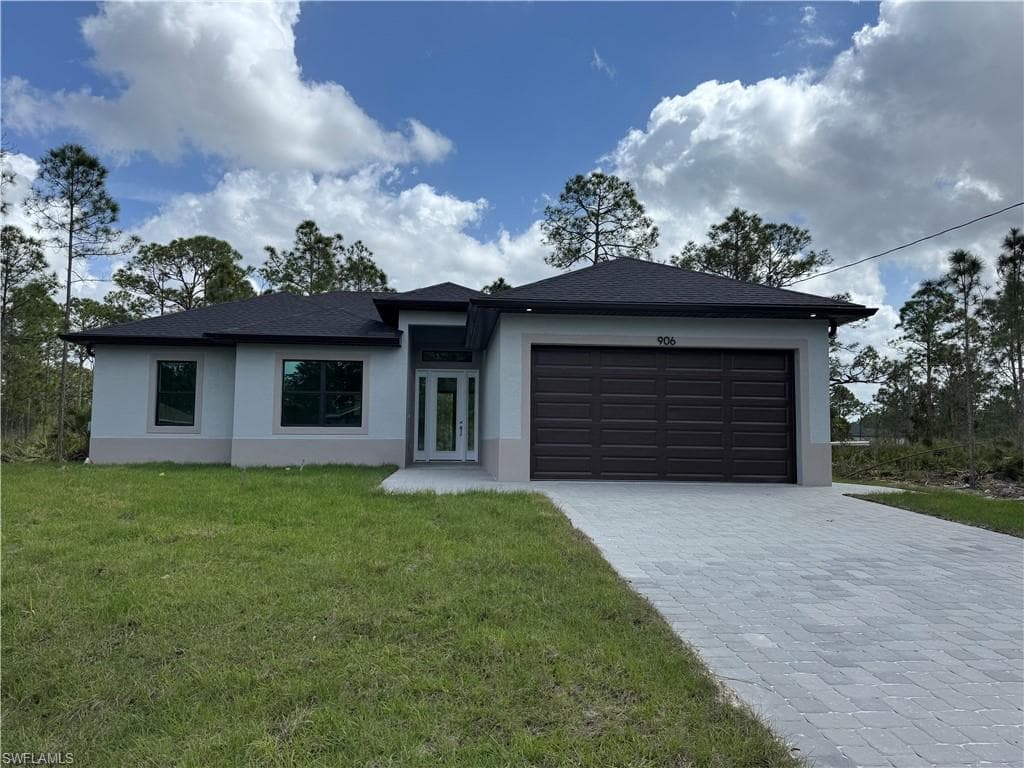 906 Rush AVE LEHIGH ACRES, FL 33972