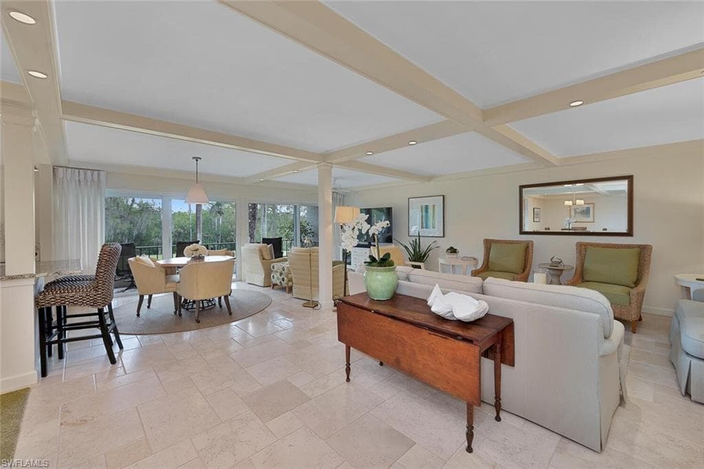 103 Clubhouse DR 351 NAPLES, FL 34105