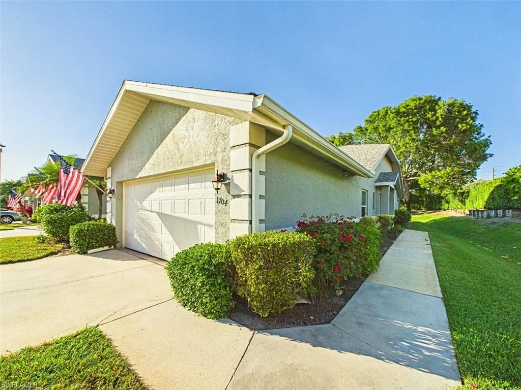 1704 Royal CIR 602 NAPLES, FL 34112