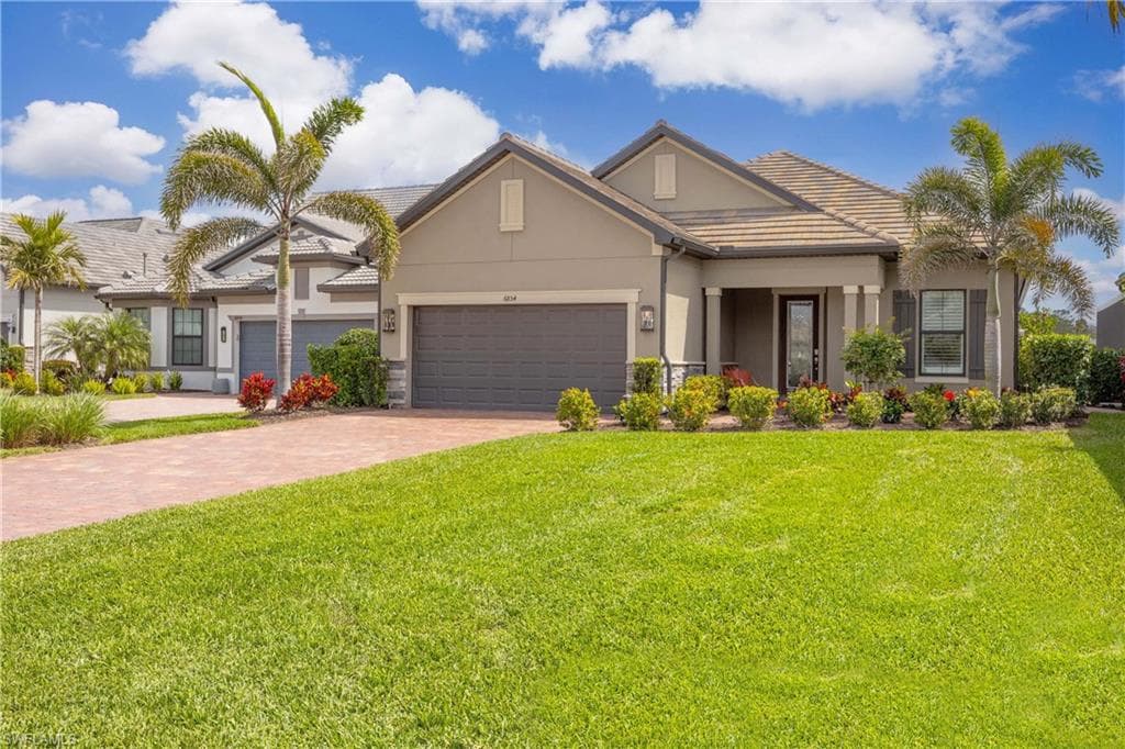 6854 Greenbriar CT NAPLES, FL 34114