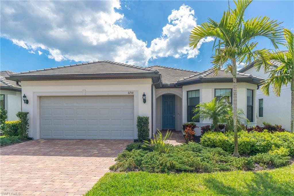 6758 Pennyroyal DR NAPLES, FL 34114