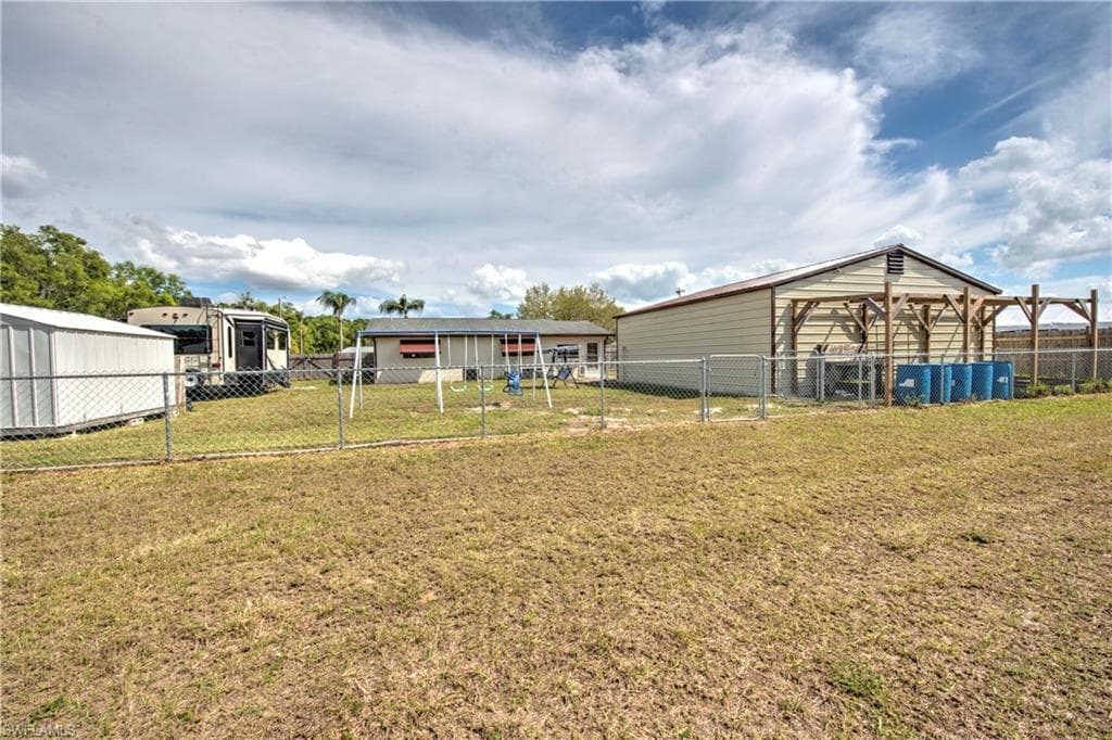 317 Schoolside DR LEHIGH ACRES, FL 33936