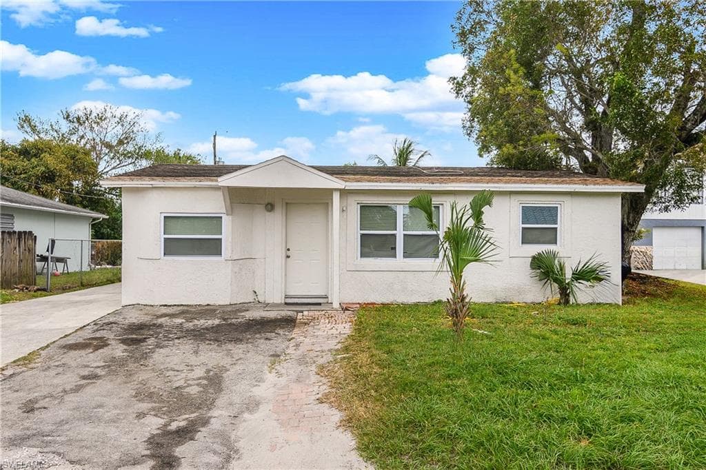 5358 Catts ST NAPLES, FL 34113