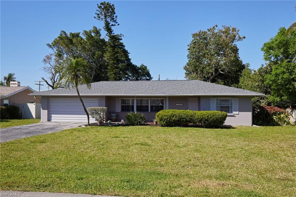 1411 Charles CT FORT MYERS, FL 33919