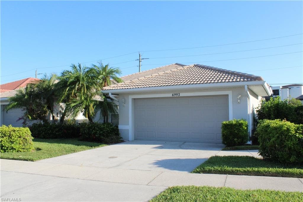 6993 Lone Oak BLVD NAPLES, FL 34109