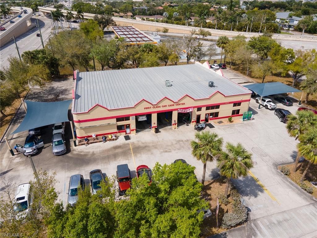 8090 Gladiolus DR FORT MYERS, FL 33908