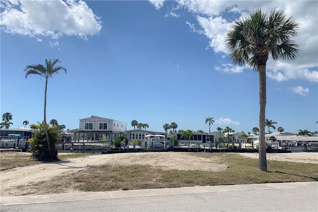 17810 Stevens BLVD FORT MYERS BEACH, FL 33931