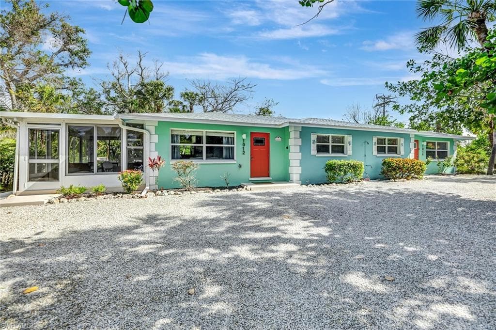 1012/1014 E Gulf DR SANIBEL, FL 33957