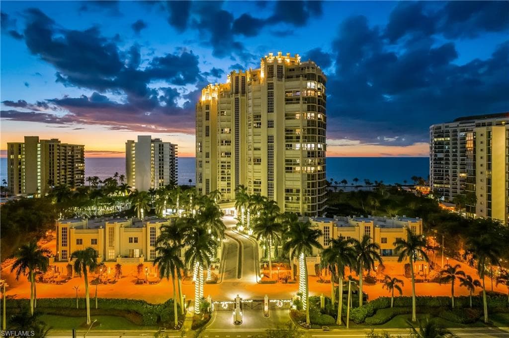 4021 Gulf Shore BLVD N 304 NAPLES, FL 34103