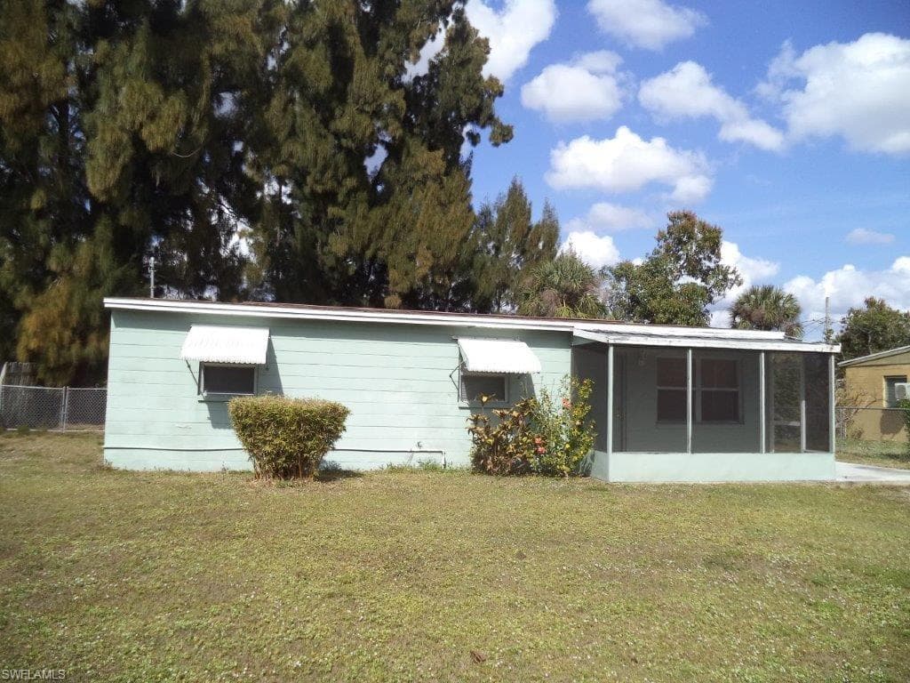 981 Lakeview DR NORTH FORT MYERS, FL 33903