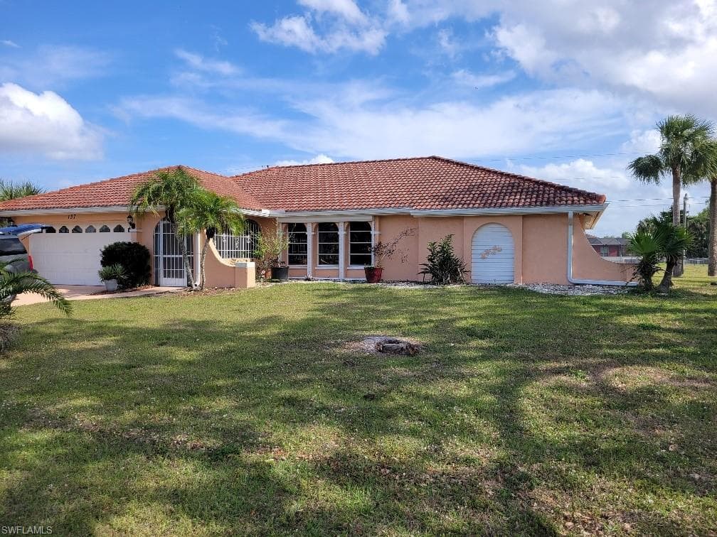 137 Dania CIR LEHIGH ACRES, FL 33936