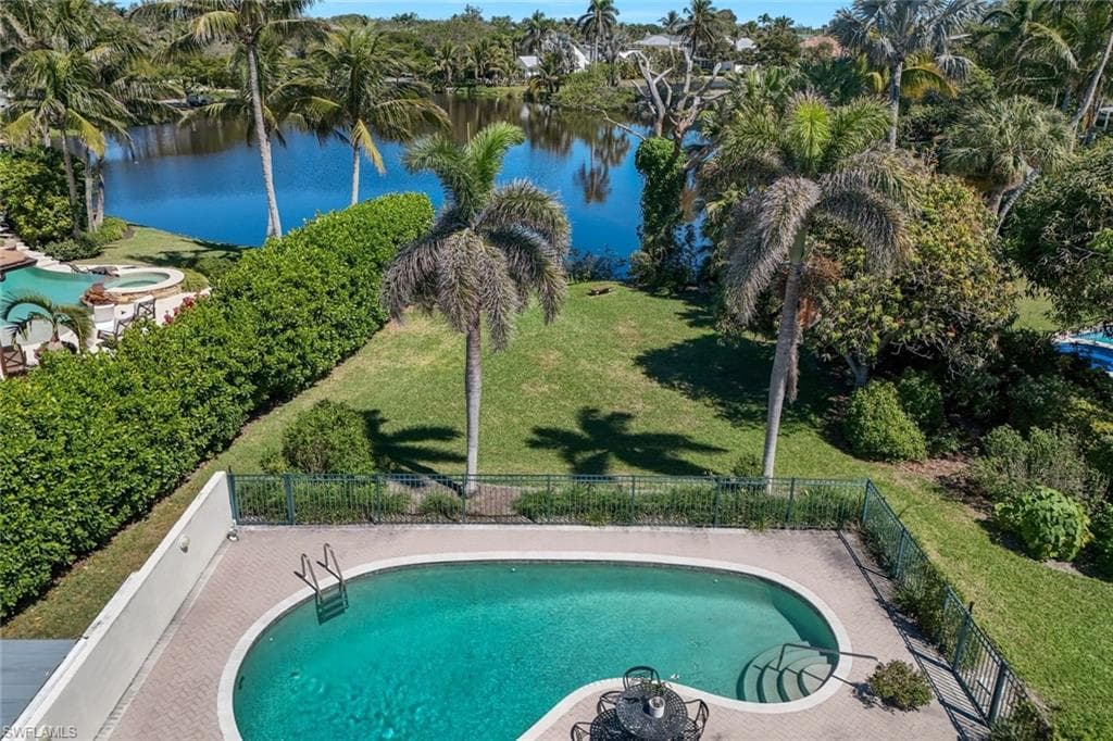 645 Bougainvillea RD NAPLES, FL 34102
