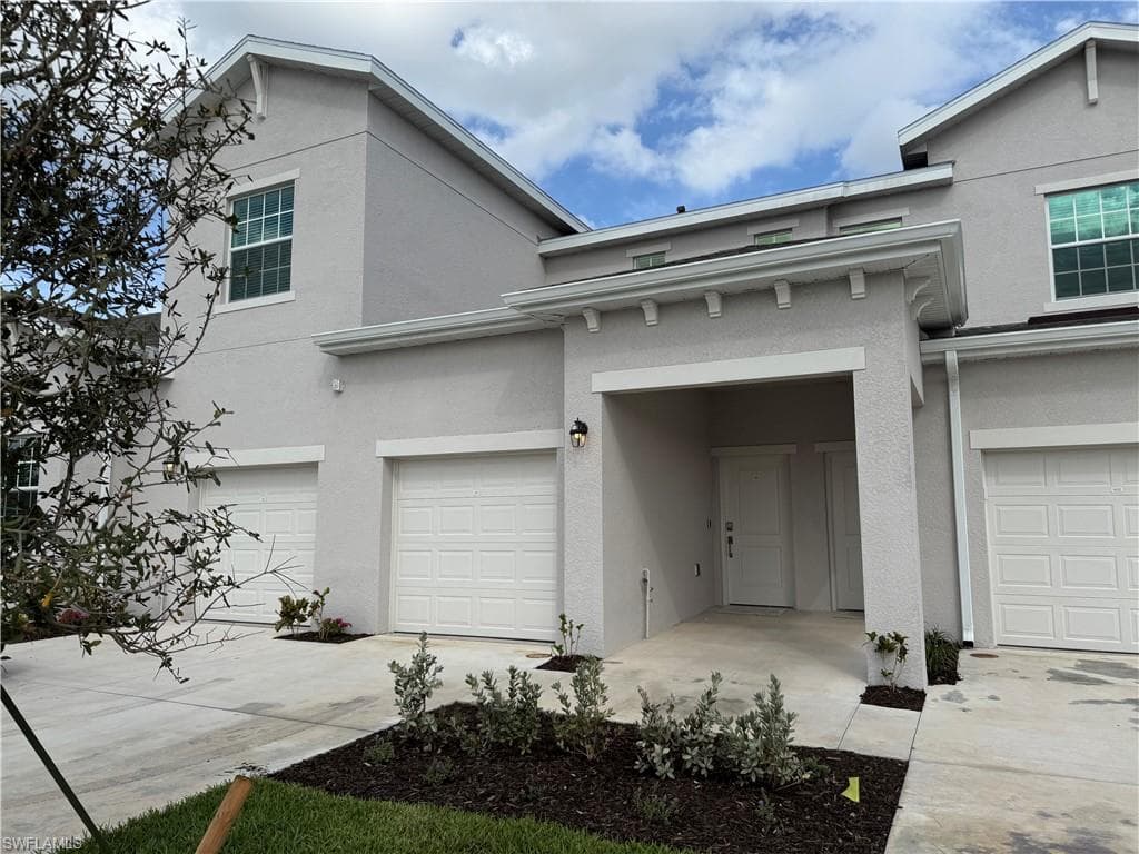 20610 Hazelnut CT 1521 LEHIGH ACRES, FL 33936