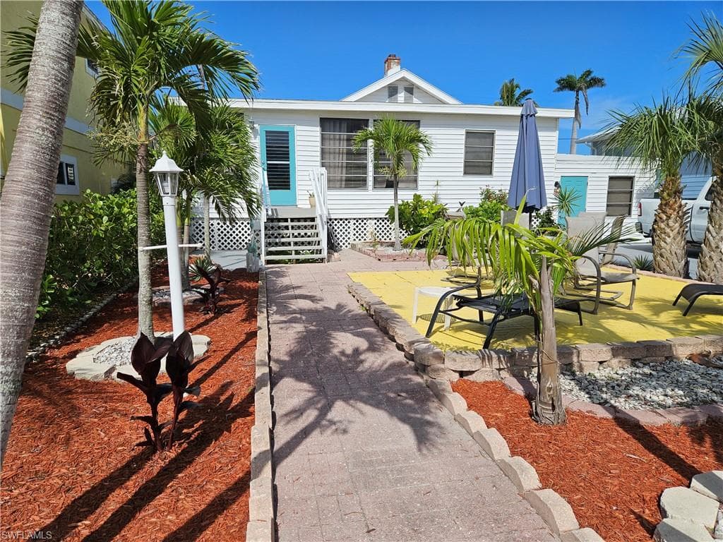 243 Pearl ST FORT MYERS BEACH, FL 33931