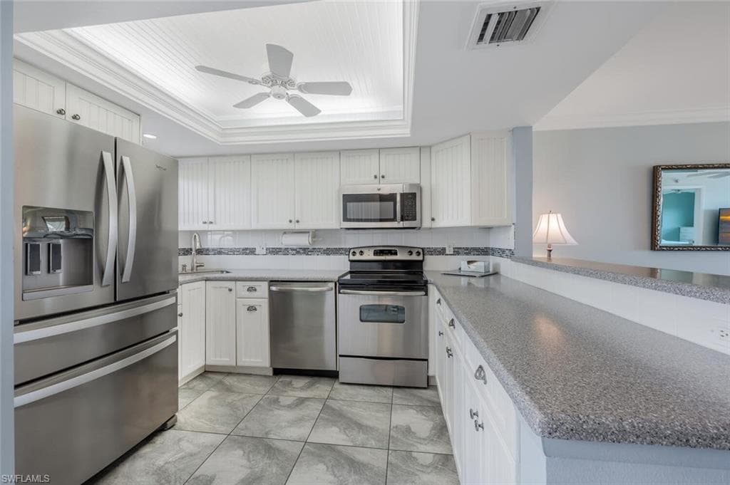 37 High Point CIR E 607 NAPLES, FL 34103