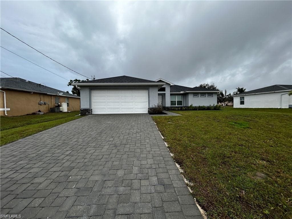 1005 NE 39th TER CAPE CORAL, FL 33909