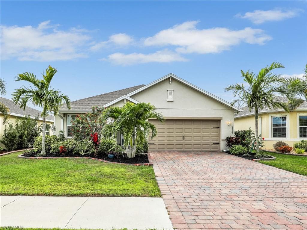 3168 Estancia LN CAPE CORAL, FL 33909