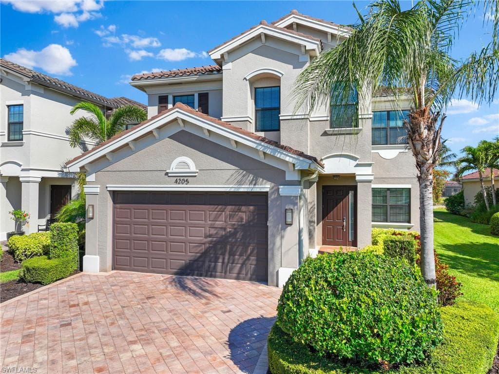 4205 Amelia WAY NAPLES, FL 34119