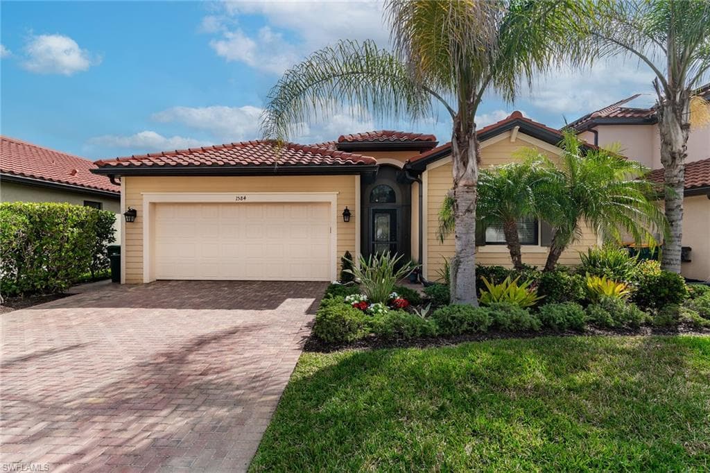 1584 Vizcaya LN NAPLES, FL 34113