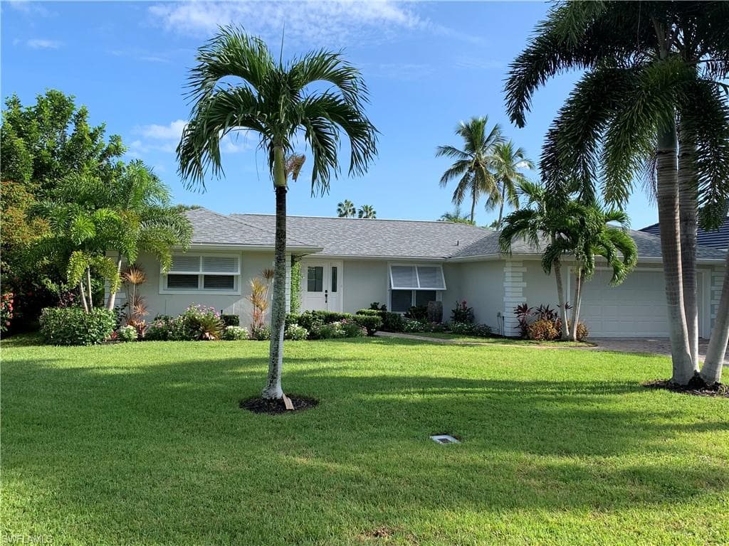 675 Wedge DR NAPLES, FL 34103