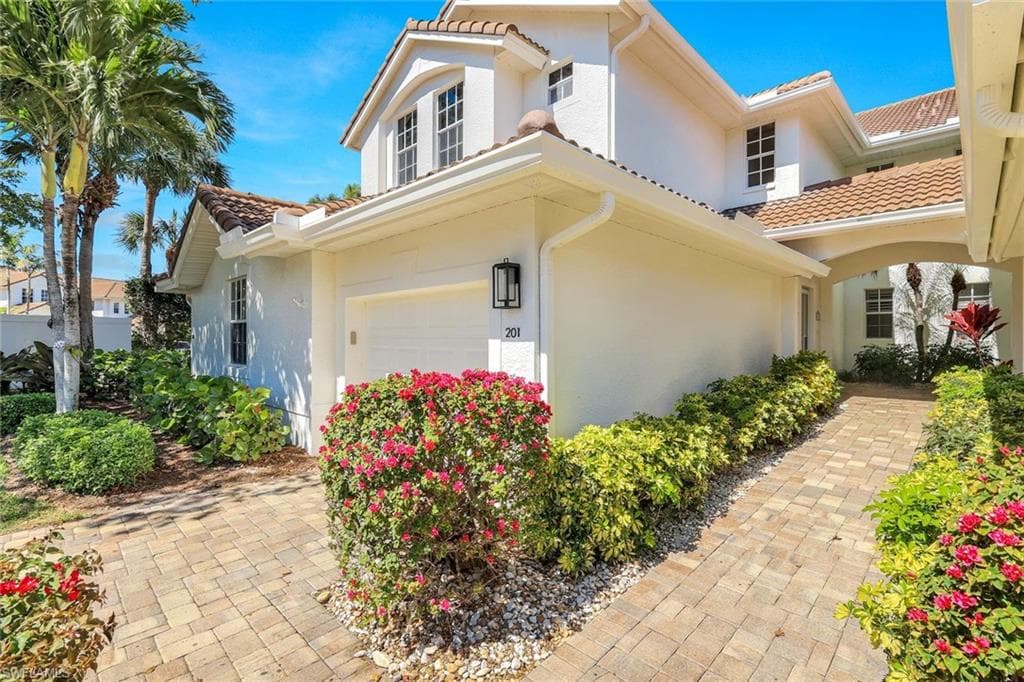 4712 Montego Pointe WAY 201 BONITA SPRINGS, FL 34134