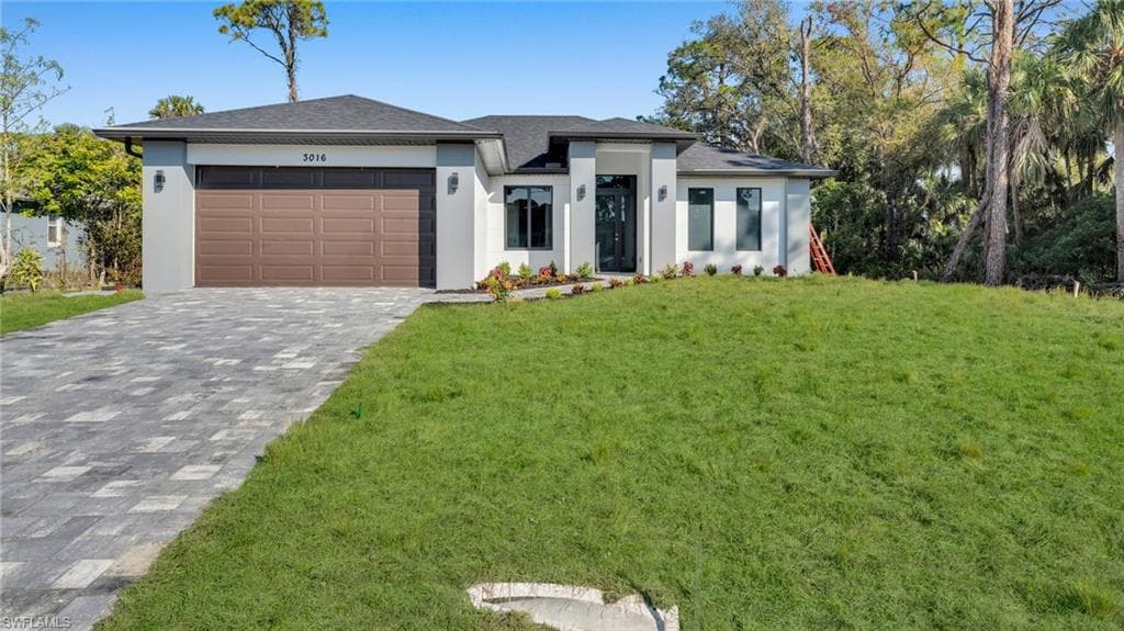 2907 15th ST W LEHIGH ACRES, FL 33971