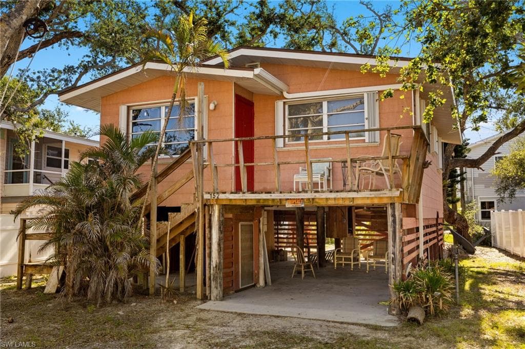 152 Coconut DR FORT MYERS BEACH, FL 33931