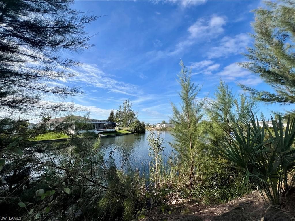 1408 NE 37th ST CAPE CORAL, FL 33909