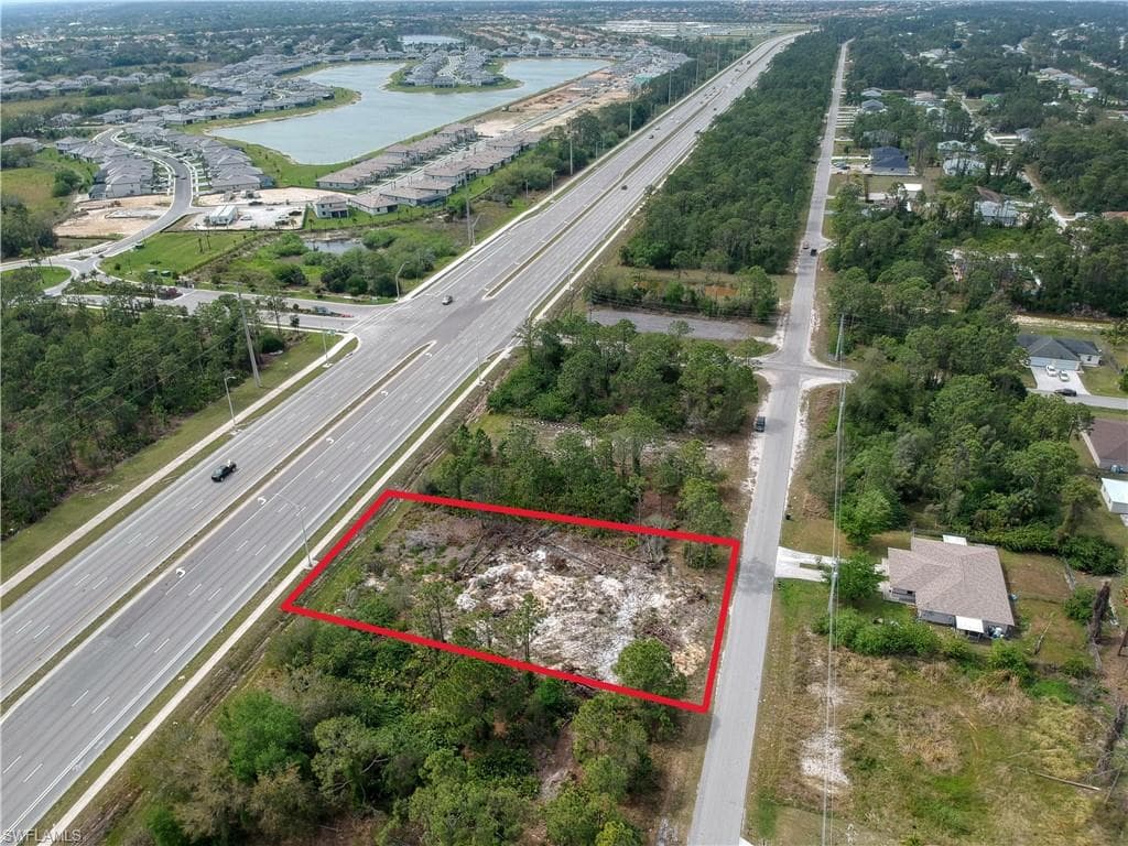 924 Meadow RD LEHIGH ACRES, FL 33973