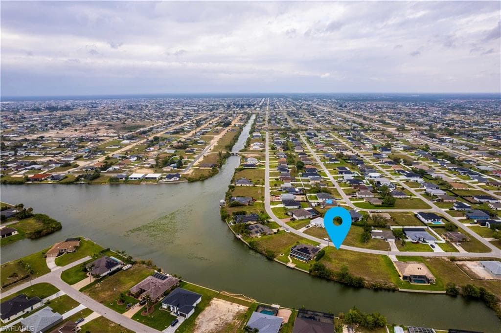 622 NE 8th ST CAPE CORAL, FL 33909