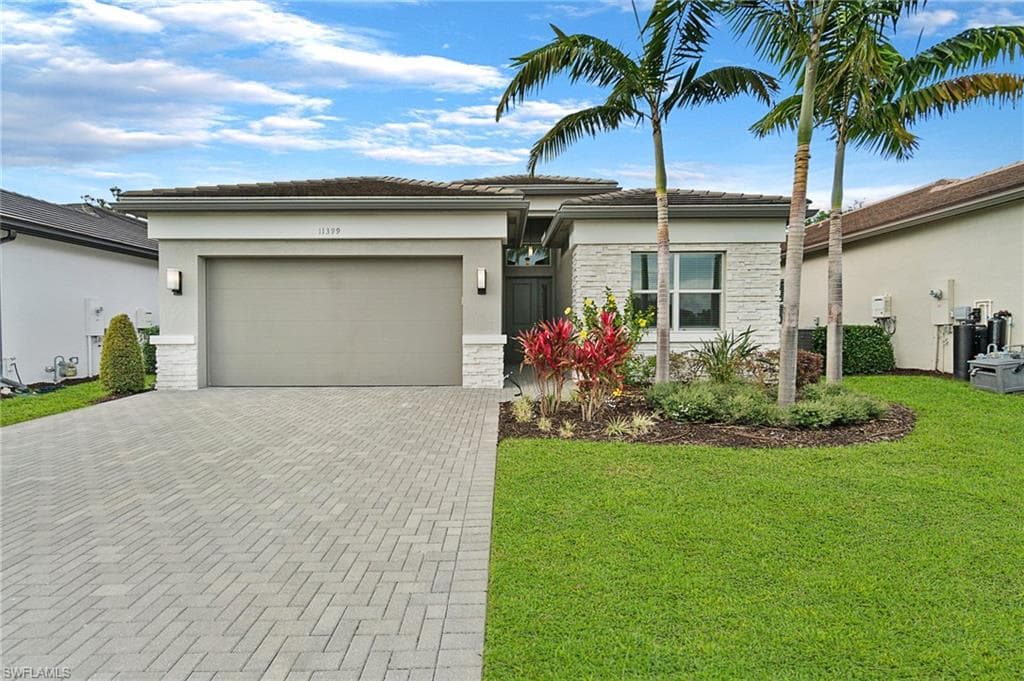 11399 Jacaranda DR NAPLES, FL 34120