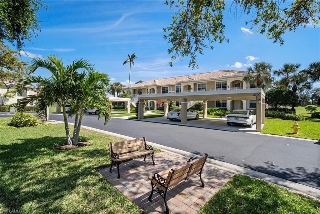 2300 Carrington CT 204 NAPLES, FL 34109