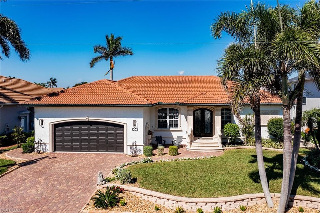 1532 Buccaneer CT MARCO ISLAND, FL 34145