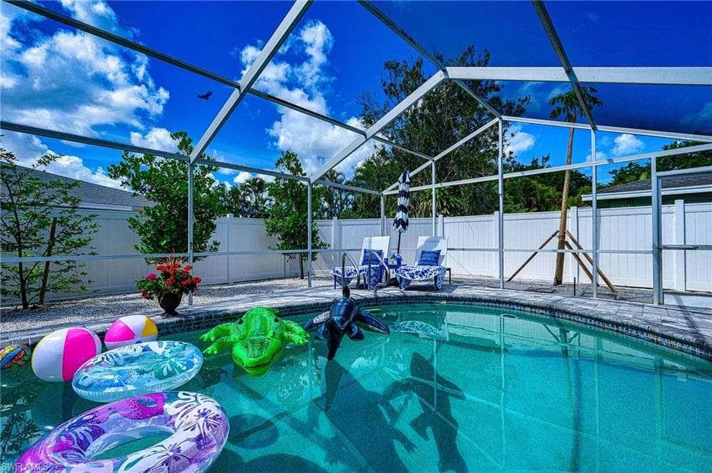 2294 Poinciana ST NAPLES, FL 34105
