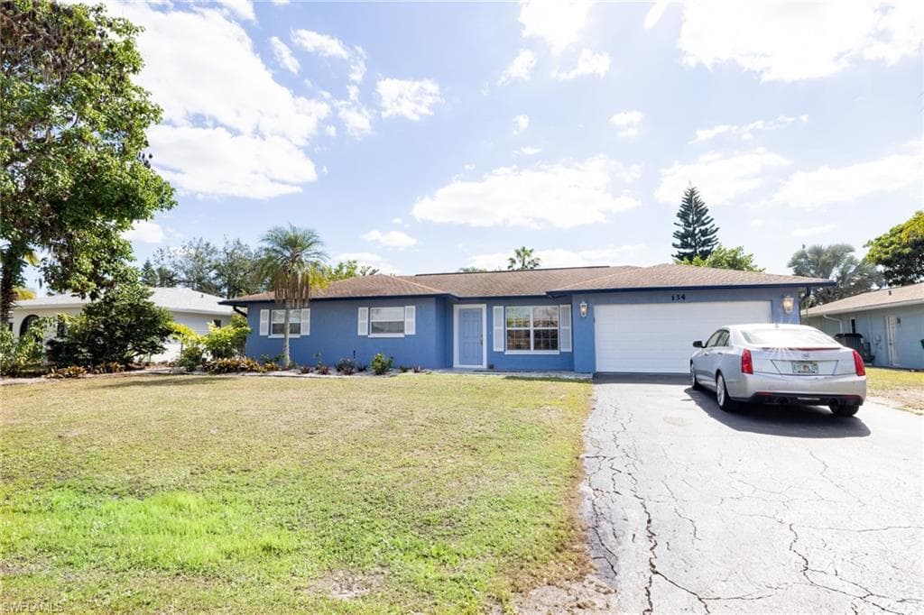 134 Mentor DR NAPLES, FL 34110