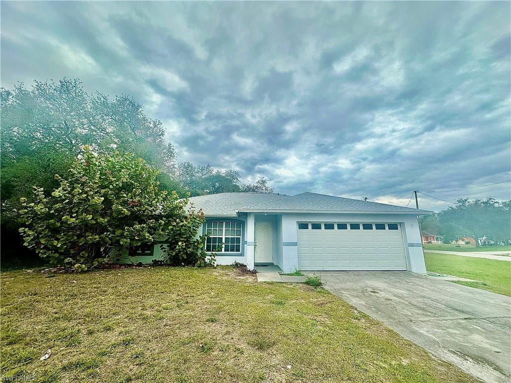119 Teakwood CT LEHIGH ACRES, FL 33974