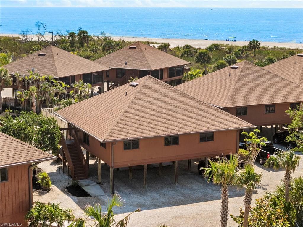 1811 Olde Middle Gulf DR 1 SANIBEL, FL 33957