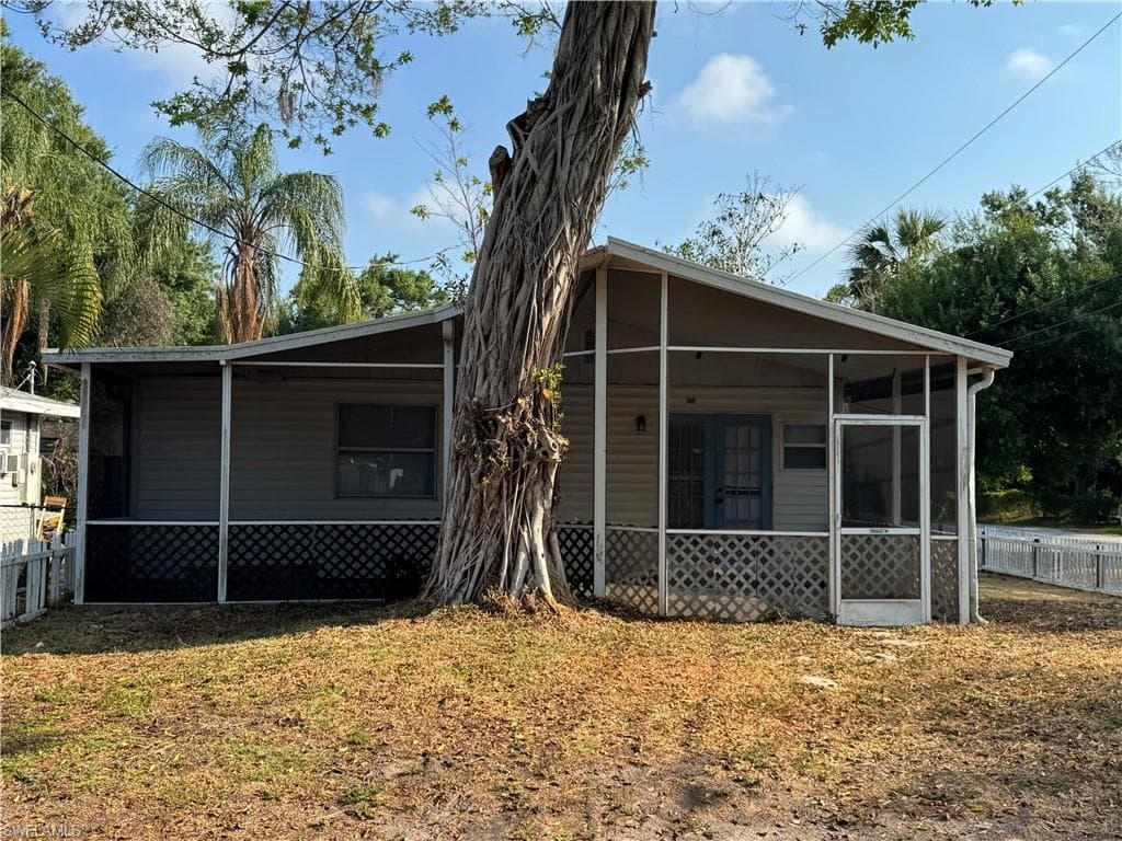 404 Santa Barbara ST NORTH FORT MYERS, FL 33903