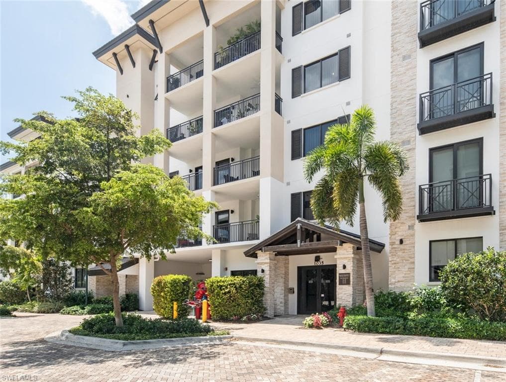 1035 3rd AVE S 221 NAPLES, FL 34102