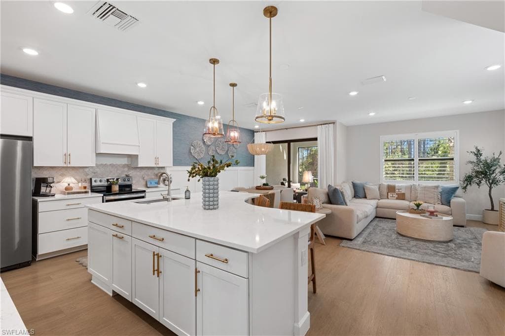 4144 SONOMA OAKS CIR NAPLES, FL 34119