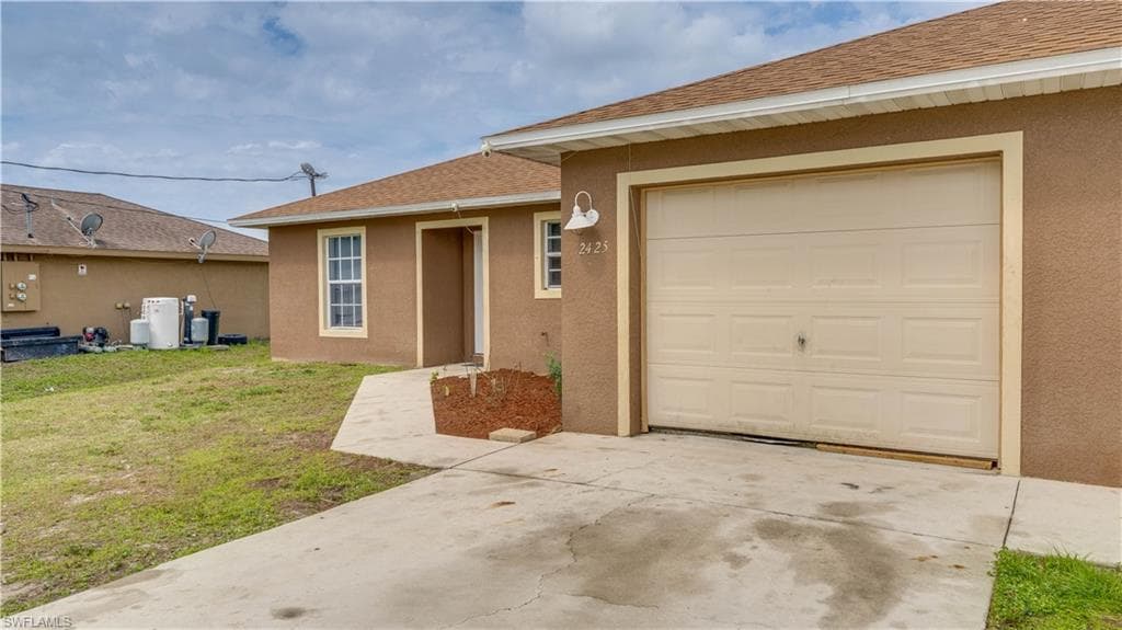 2425/2427 Park RD LEHIGH ACRES, FL 33971
