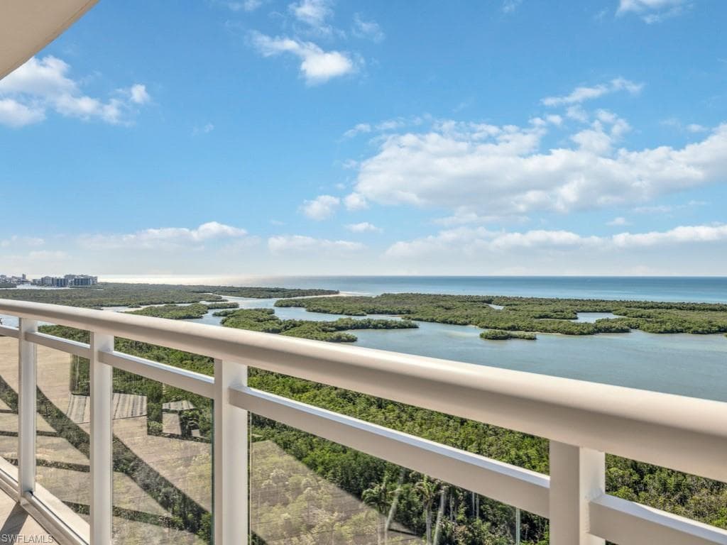 13945 Old Coast RD 2004 NAPLES, FL 34110